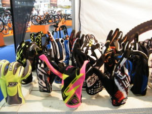 O'Neal Helm Z.E.G. Show 2016 Handschuhe Freeride BMX Neuheit Neuerscheinung neu