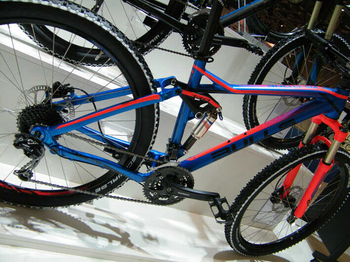 Bulls-WILD-ONE-Neuheiten-2016-2 Bulls Fully Mountainbike in Blau/Orange mit Shimano Schaltung