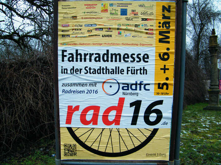 Schild mit Text Fahrradmess in Fürth