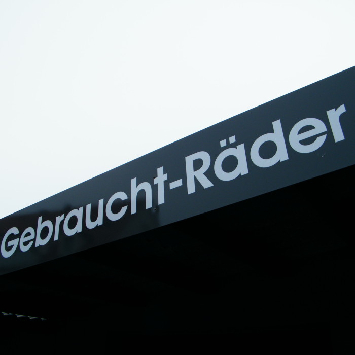 Schild mit Text Gebraucht Räder