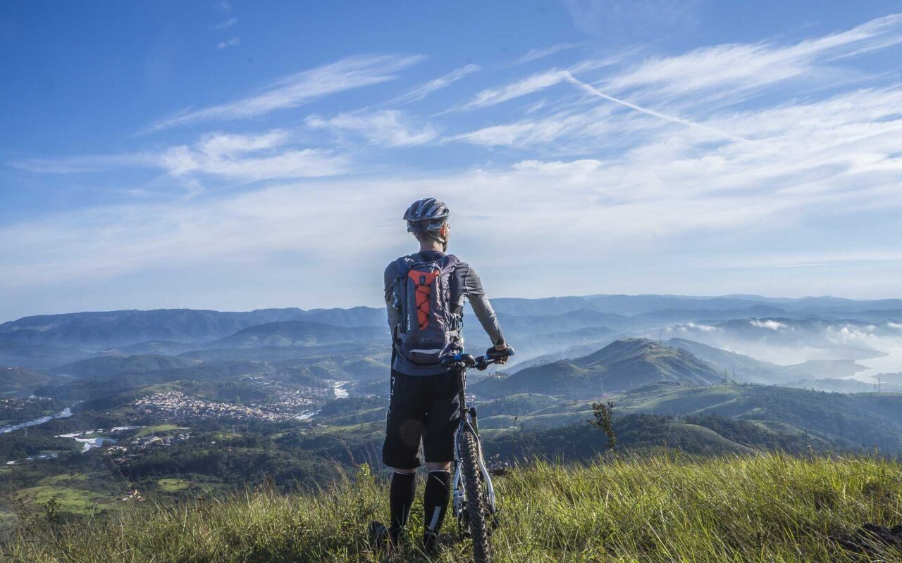 cycling-1533270_1920