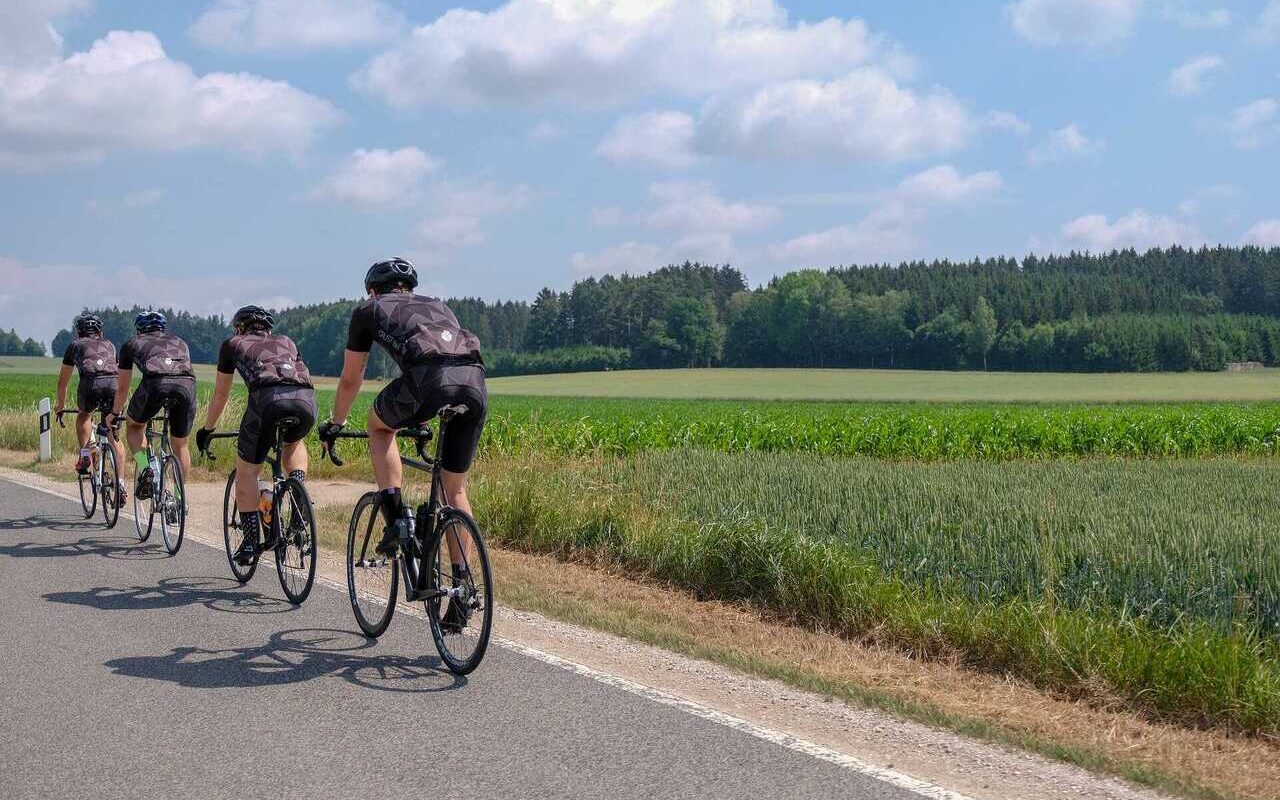 road-bike-3469499_1920