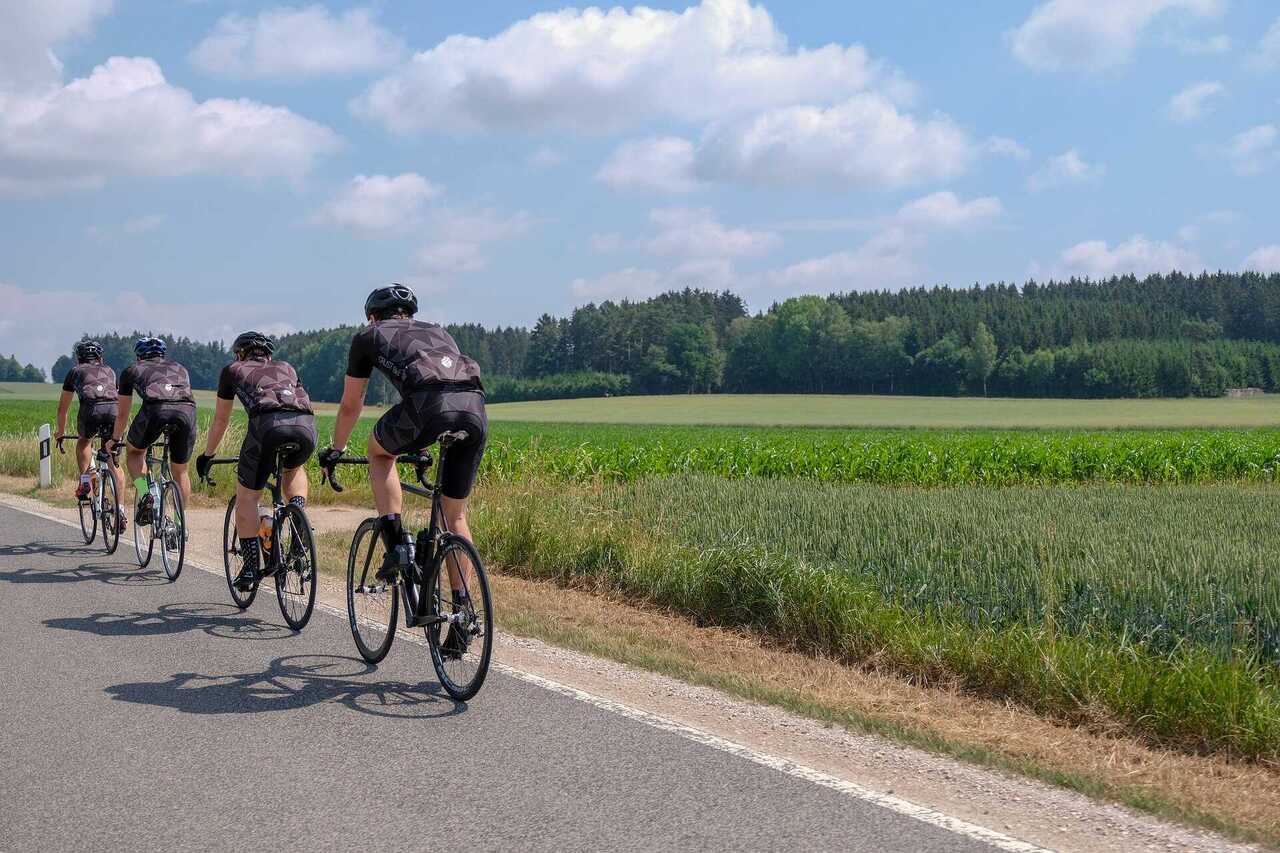 road-bike-3469499_1920