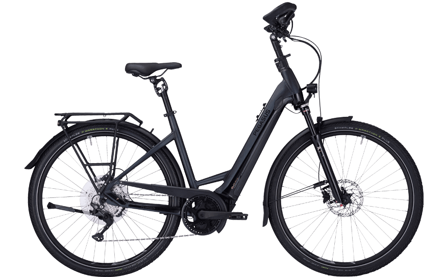 Straßenausgestattes Trekking EBike mit BOsch Performance Line CX Motor