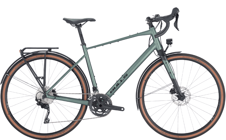 Ausgesattes Gravel Bike mit Licht und Schutzblechen